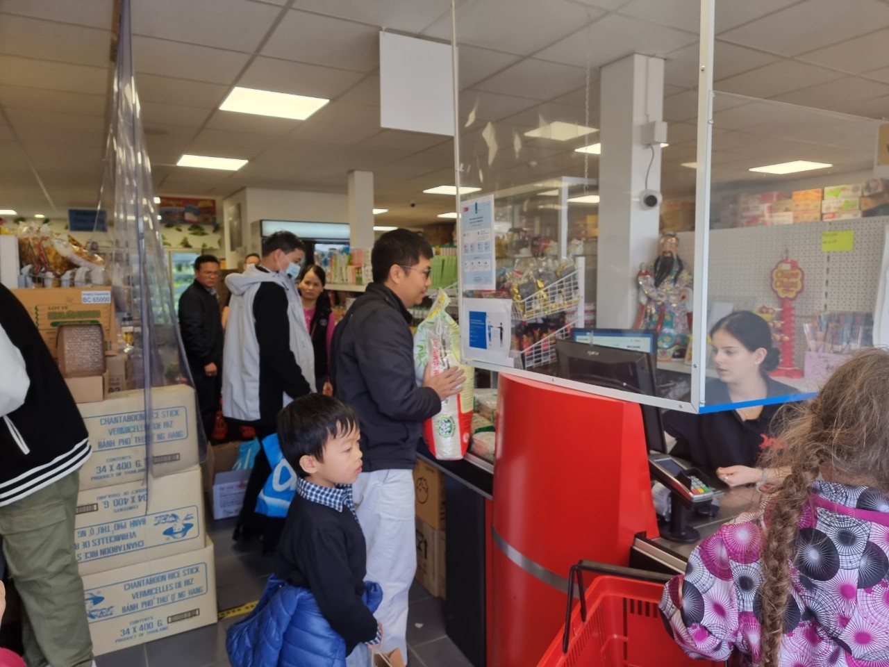 Tuần hàng Việt Nam tại Hà Lan: Thúc đẩy tiêu dùng hàng Việt, nâng cao thương hiệu quốc gia Tuần hàng Việt Nam tại Hà Lan: Thúc đẩy tiêu dùng hàng Việt, nâng cao thương hiệu quốc gia