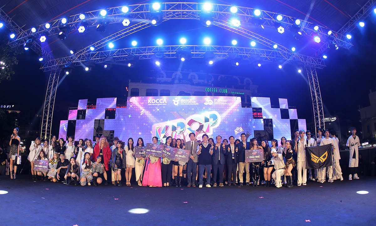 Chung kết cuộc thi hát “Bài hát K-pop tôi yêu”. Chung kết cuộc thi hát “Bài hát K-pop tôi yêu”.