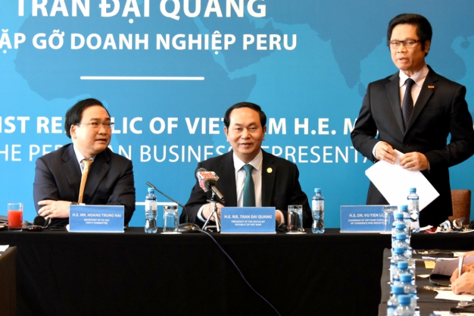 Chủ tịch nước gặp gỡ các doanh nghiệp Peru