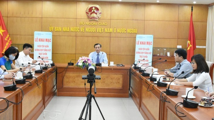 Khai giảng Lớp tập huấn giảng dạy tiếng Việt cho giáo viên kiều bào ở khu vực châu Âu và Bắc Mỹ