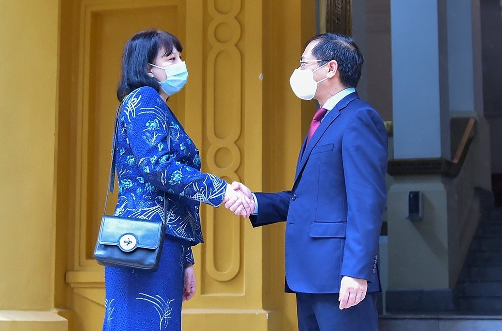 Romania-Việt Nam: Với tình hữu nghị tốt đẹp, hãy cùng hành động để nắm bắt tương lai! Romania-Việt Nam: Với tình hữu nghị tốt đẹp, hãy cùng hành động để nắm bắt tương lai!