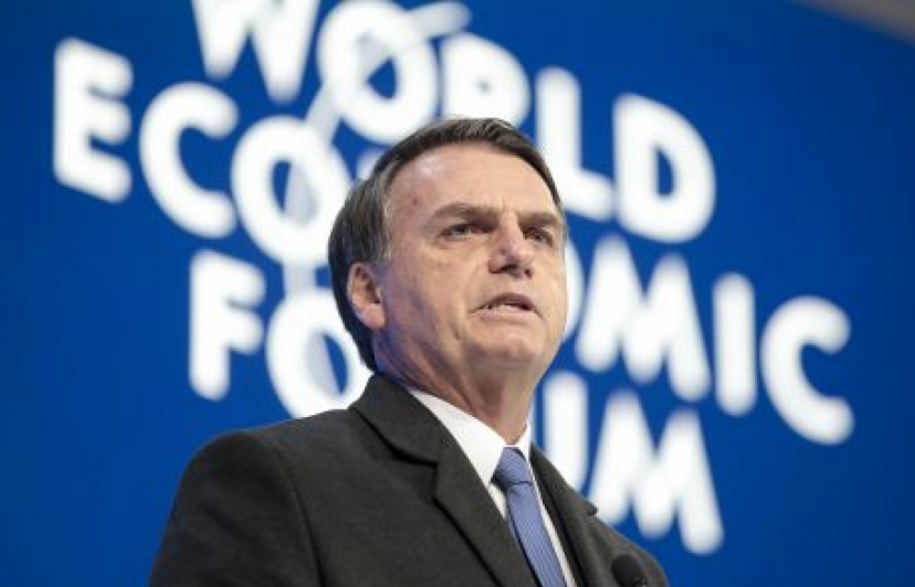 Ông Trump vắng mặt, Tổng thống Brazil thành "ngôi sao"