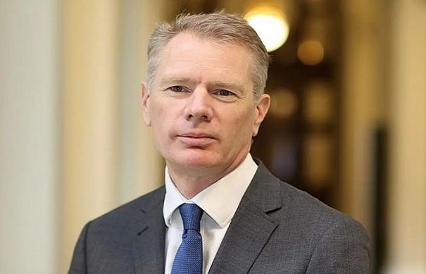 Iran bắt giữ Đại sứ Anh, London nổi giận