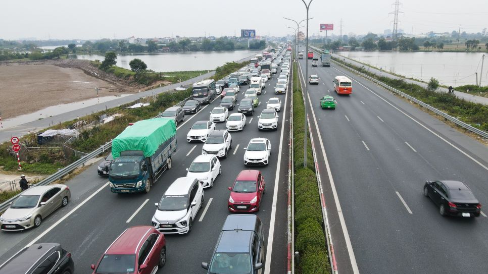 Cao tốc Pháp Vân - Cầu Giẽ ùn tắc nghiêm trọng ngày cuối nghỉ lễ