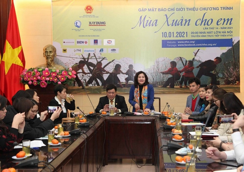 'Mùa Xuân cho em' lần thứ 14: Mang Tết ấm cho trẻ em nghèo, có hoàn cảnh khó khăn 'Mùa Xuân cho em' lần thứ 14: Mang Tết ấm cho trẻ em nghèo, có hoàn cảnh khó khăn