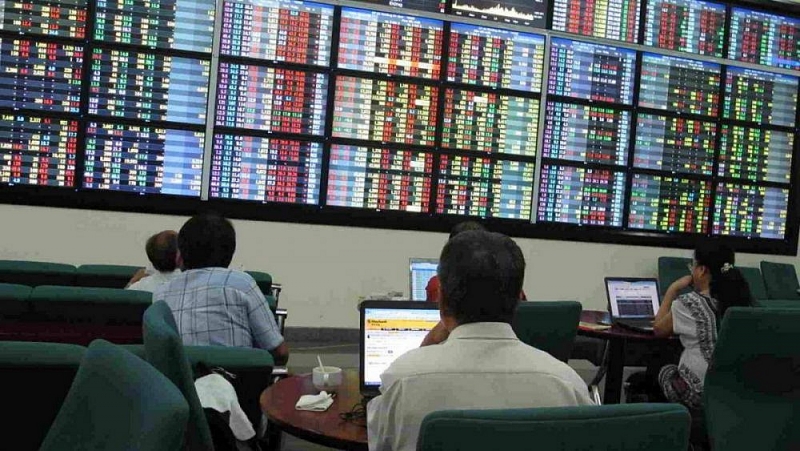 Thị trường chứng khoán ngày 4/1: Dòng tiền ồ ạt chảy vào thị trường