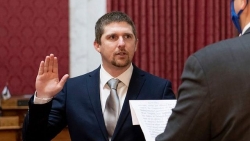 Tham gia bạo loạn ở đồi Capitol, nghị sĩ Mỹ phải từ chức