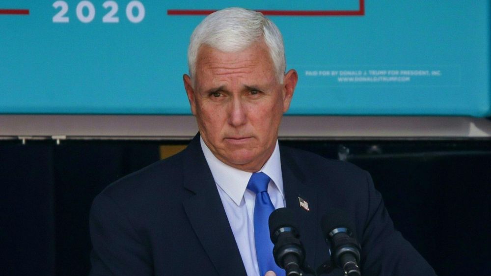 Lo ngại nước Mỹ rơi vào tình trạng nguy hiểm, 'Phó tướng' có khả năng phế truất ông Trump