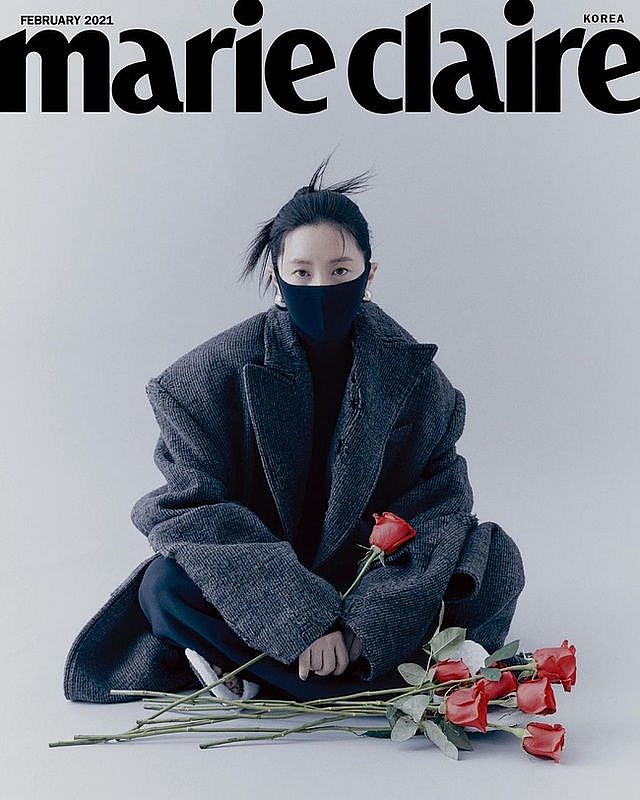 Nhan sắc mặn mà tuổi 50 của 'bảo vật quốc gia' Lee Young Ae