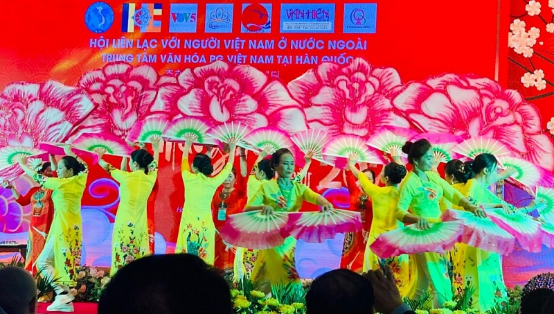 Gặp gỡ Mừng Xuân Tân Sửu tại Hà Nội: Đậm sắc màu giao lưu văn hóa Việt – Hàn Gặp gỡ Mừng Xuân Tân Sửu tại Hà Nội: Đậm sắc màu giao lưu văn hóa Việt – Hàn