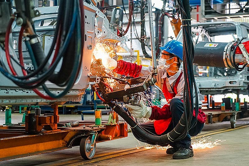 Tính đến ngày 20/12/2021, tổng vốn đăng ký cấp mới, điều chỉnh và góp vốn mua cổ phần của nhà đầu tư nước ngoài đạt trên 31,15 tỷ USD, tăng 9,2% so với cùng kỳ năm 2020. Tính đến ngày 20/12/2021, tổng vốn đăng ký cấp mới, điều chỉnh và góp vốn mua cổ phần của nhà đầu tư nước ngoài đạt trên 31,15 tỷ USD, tăng 9,2% so với cùng kỳ năm 2020.