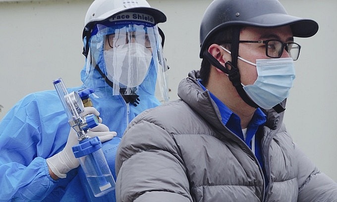 Covid-19 sáng 6/1: Bộ Y tế cảnh báo nguy cơ lây lan biến chủng Omicron ra cộng đồng rất lớn; Quảng Ninh, Hải Phòng đều gia tăng F0 Covid-19 sáng 6/1: Bộ Y tế cảnh báo nguy cơ lây lan biến chủng Omicron ra cộng đồng rất lớn; Quảng Ninh, Hải Phòng đều gia tăng F0