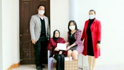 Công đoàn Bộ Ngoại giao thăm và chúc tết mẹ Việt Nam anh hùng tại Bắc Giang