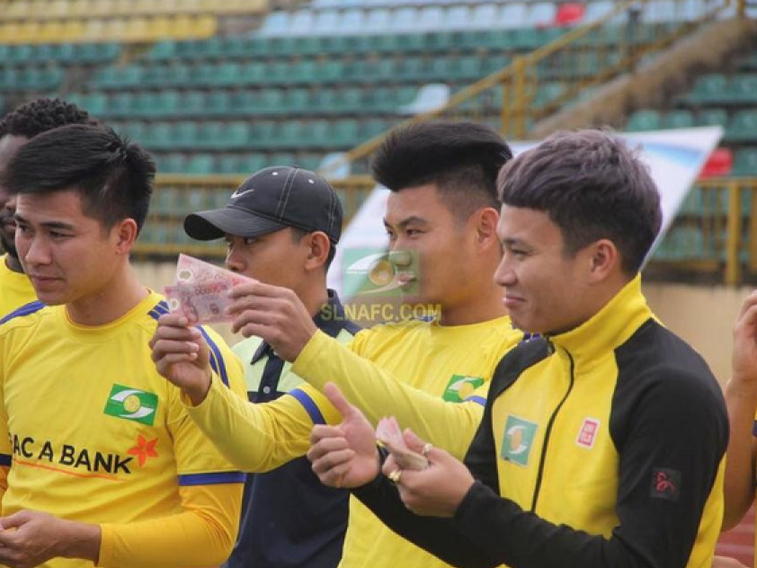 Các đội bóng V-League háo hức hội quân sau Tết