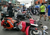 indonesia xe tai roi khoi vach da lao xuong song vi theo chi dan cua google maps