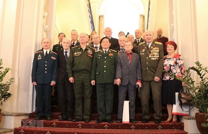 Bộ trưởng Quốc phòng Ngô Xuân Lịch gặp gỡ các cựu chiến binh Nga