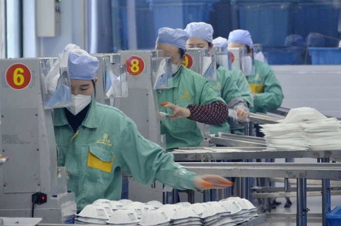 trung quoc ho tro cac nganh cong nghiep chu chot som hoat dong tro lai