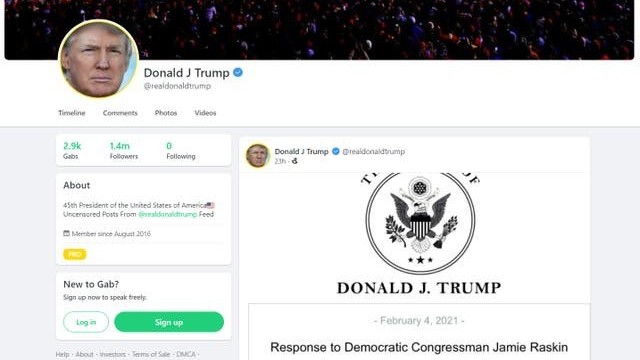 Ông Trump bất ngờ 'tái xuất' trên mạng xã hội sau thời gian im hơi lặng tiếng