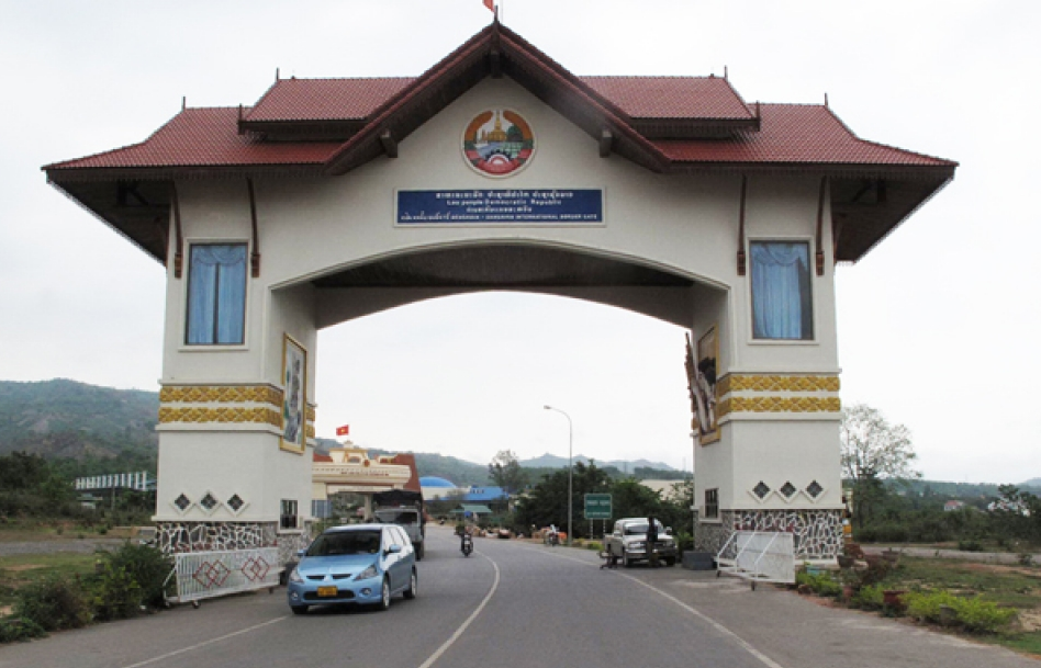 Việt Nam là đối tác thương mại lớn thứ 3 của Lào trong năm 2017