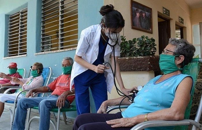 Ca nhiễm Covid-19 mới tại Trung Quốc chủ yếu là du khách, New Zealand có ca tử vong đầu tiên