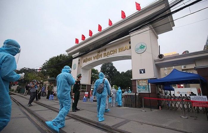 Nguy cơ lây nhiễm Covid-19 từ 'ổ dịch' Bạch Mai ra cộng đồng là rất lớn