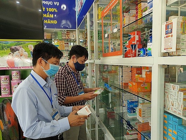 Covid-19 tối 6/3: Số ca mắc mới tăng vọt lên 142.136 ca; Bắc Giang và Hoà Bình bổ sung 60.000 F0