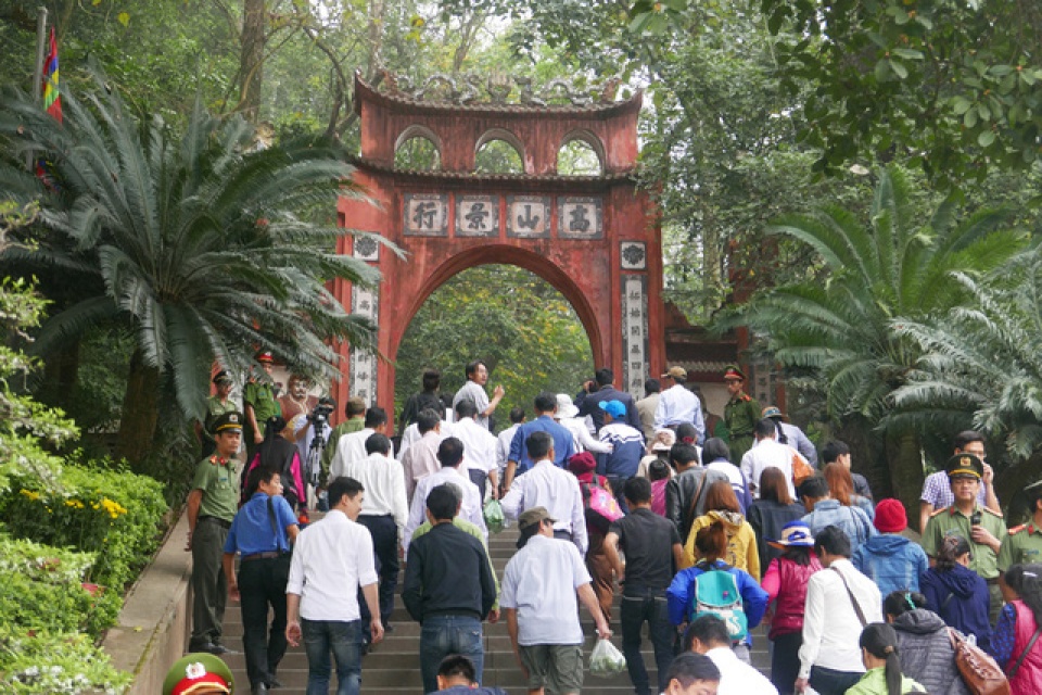 du khach ve dang huong gio to trong tiet troi nang nhe