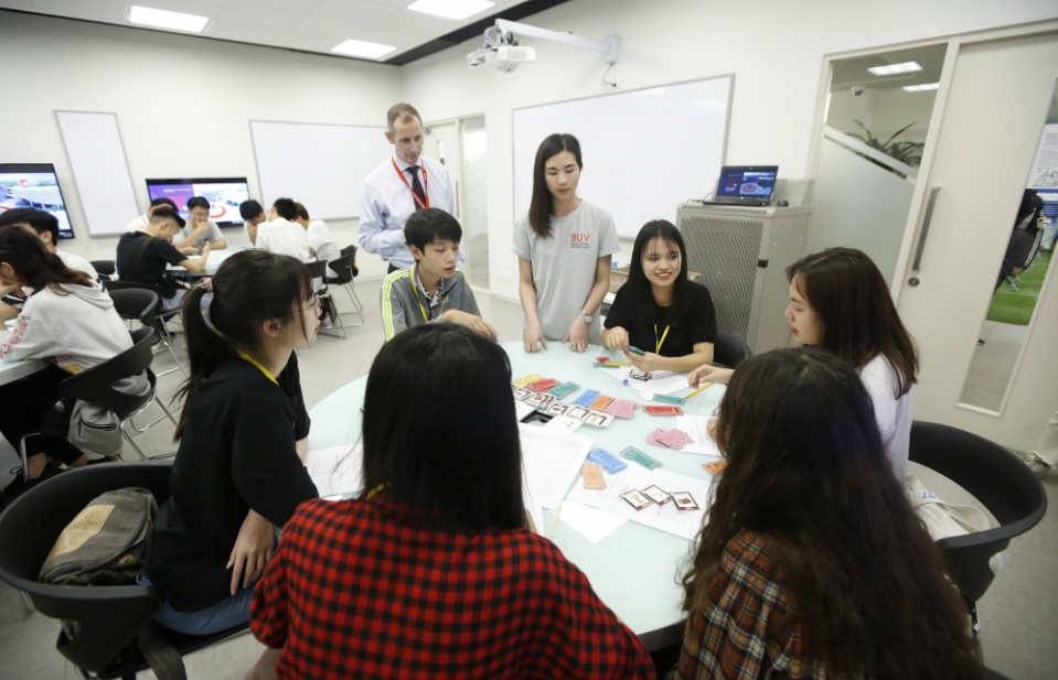 Trải nghiệm phong cách học tập Anh quốc ngay tại Việt Nam