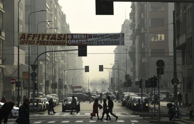 EU lo ngại về kinh tế "mong manh"và kế hoạch chi tiêu “phóng tay”của Italy