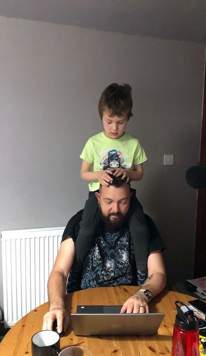 nhung cau chuyen cach ly tai nha sieu hai huoc giua mua dich