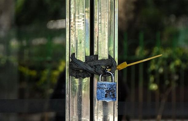 Ấn Độ khóa cửa nhà người vi phạm cách ly để ngăn bỏ trốn