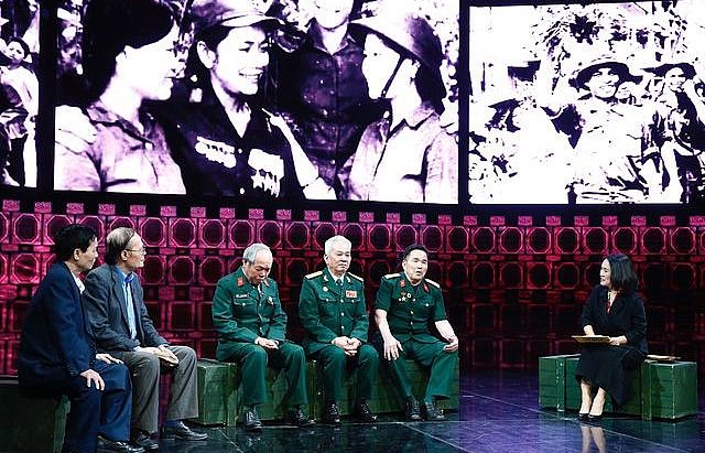 Đất nước trọn niềm vui: Hé lộ nhiều tài liệu mật thời chiến