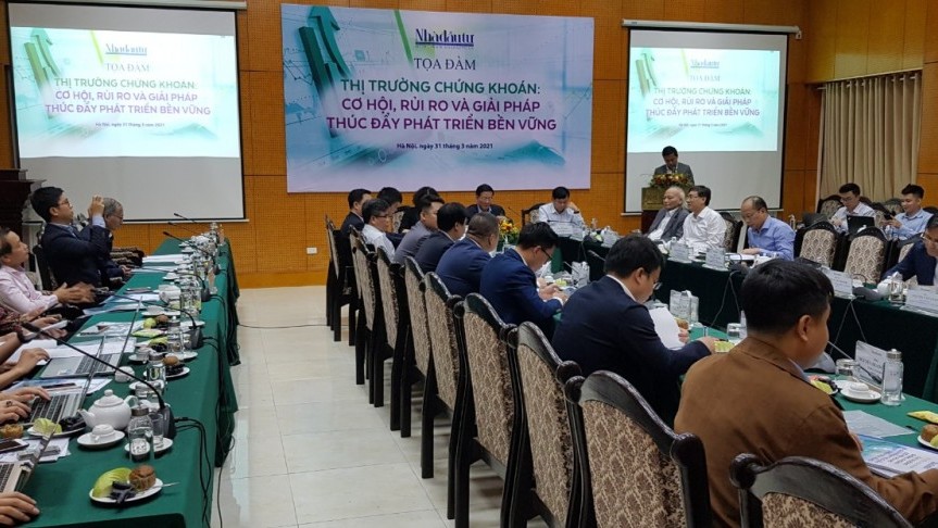 Khối ngoại ròng rã bán 18.700 tỷ đồng từ đầu năm, có nên quá quan ngại?