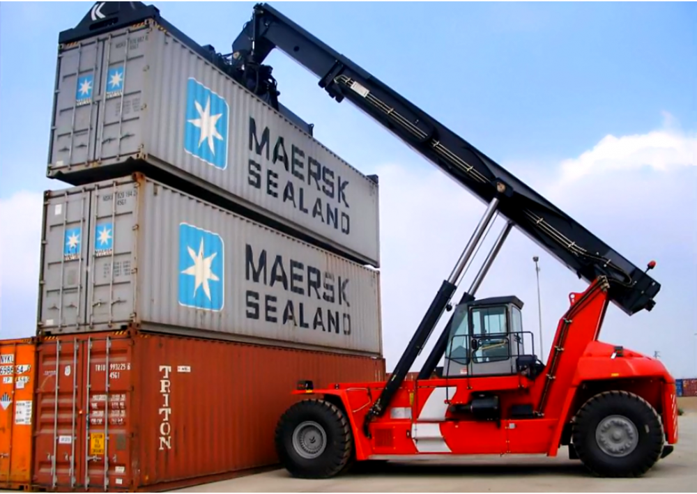 Trong thời kỳ 2030 - 2050, khu vực dịch vụ tiếp tục duy trì tốc độ tăng trưởng cao hơn tốc độ tăng trưởng chung của nền kinh tế, chiếm tỷ trọng khoảng 60% GDP. (Nguồn: Báo Hải quan) Trong thời kỳ 2030 - 2050, khu vực dịch vụ tiếp tục duy trì tốc độ tăng trưởng cao hơn tốc độ tăng trưởng chung của nền kinh tế, chiếm tỷ trọng khoảng 60% GDP. (Nguồn: Báo Hải quan)