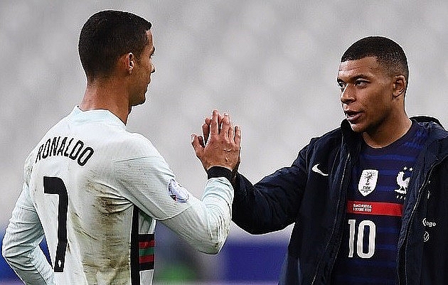 Chủ tịch PSG vốn bao lâu nay vẫn rất hâm mộ Ronaldo nên sẽ tìm cách ký số 7 huyền thoại nếu Mbappe chuyển đến Real Madrid Chủ tịch PSG vốn bao lâu nay vẫn rất hâm mộ Ronaldo nên sẽ tìm cách ký số 7 huyền thoại nếu Mbappe chuyển đến Real Madrid