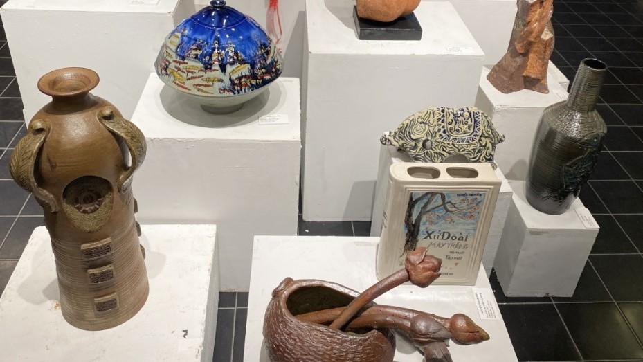 40 họa sĩ, nghệ nhân điêu khắc tham dự Triển lãm mỹ thuật 'Sắc Hạ'