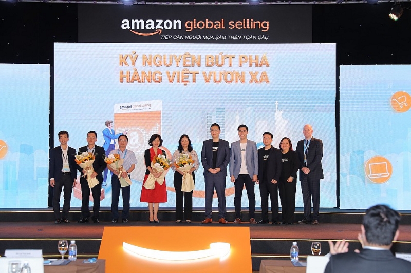 'Chắp cánh' cho hàng Việt ra thế giới qua nền tảng Amazon 'Chắp cánh' cho hàng Việt ra thế giới qua nền tảng Amazon