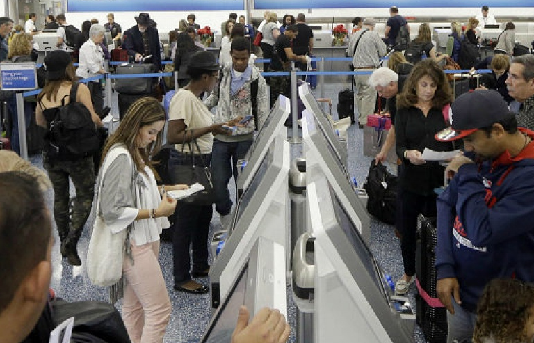 Mỹ giảm mạnh lượng visa cấp cho công dân 7 nước Hồi giáo