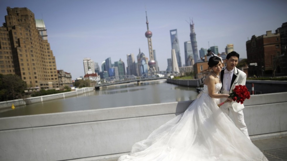 trung quoc no ro dich vu cuoi xa xi