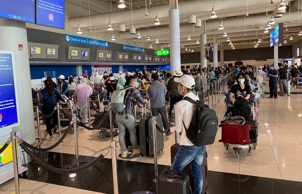 Dịch Covid-19: Gần 300 công dân Việt Nam từ UAE trở về nước an toàn