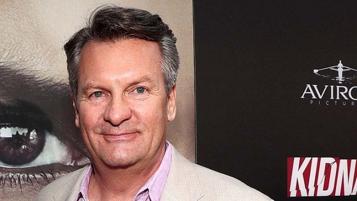 nha lam phim hollywood bi bat giu vi gian lan va lua dao tien ho tro covid 19