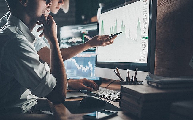 Quỹ ngoại 'mạnh tay' đổ tiền vào thị trường chứng khoán trước nghỉ lễ