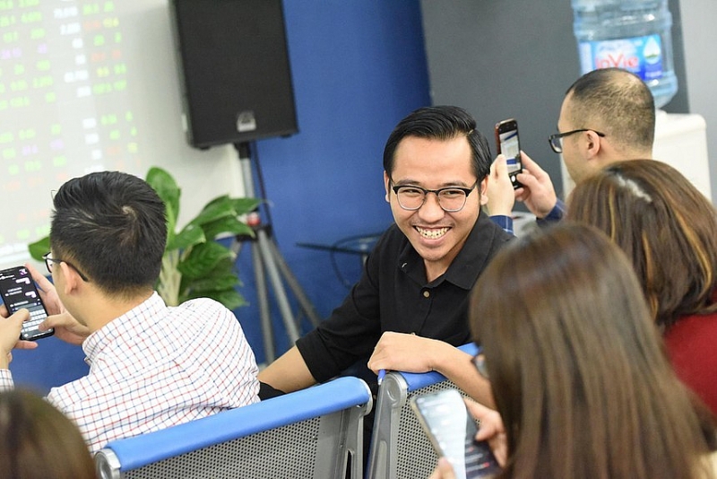 Thị trường chứng khoán ngày 10/5: Ngày 'hồi sinh' VNM, VN-Index và hơn thế nữa