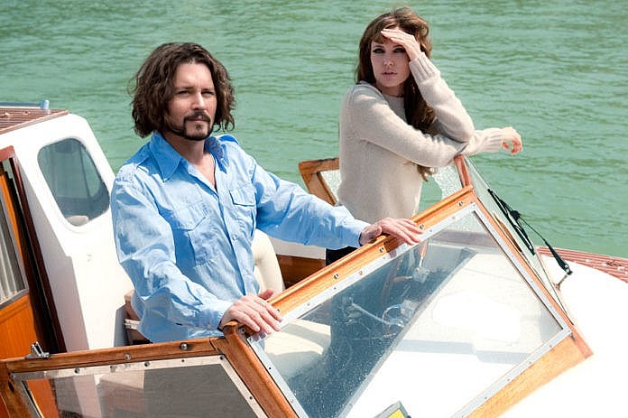 Angelina Jolie từng cảnh báo Johnny Depp về Amber Heard Angelina Jolie từng cảnh báo Johnny Depp về Amber Heard