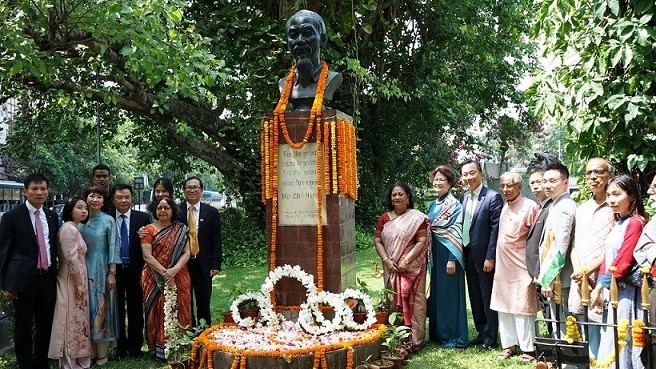 Từ Kolkata nhớ Bác