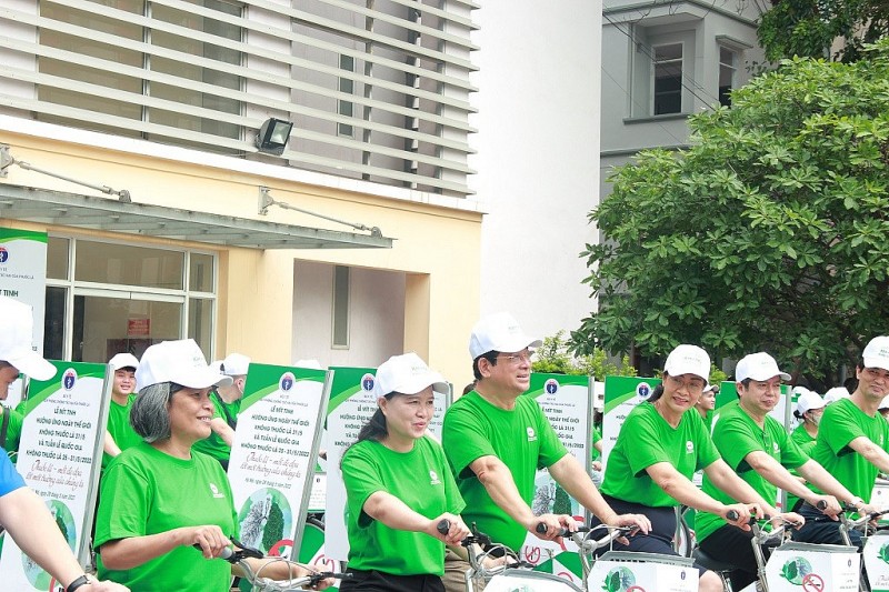 Hàng trăm thanh niên hưởng ứng Ngày thế giới không thuốc lá