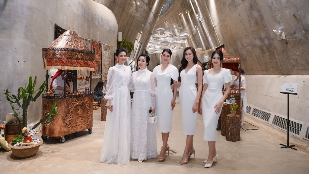 Hoa hậu Giáng My, Tiểu Vy, Đỗ Thị Hà cùng trải nghiệm cà phê Thiền