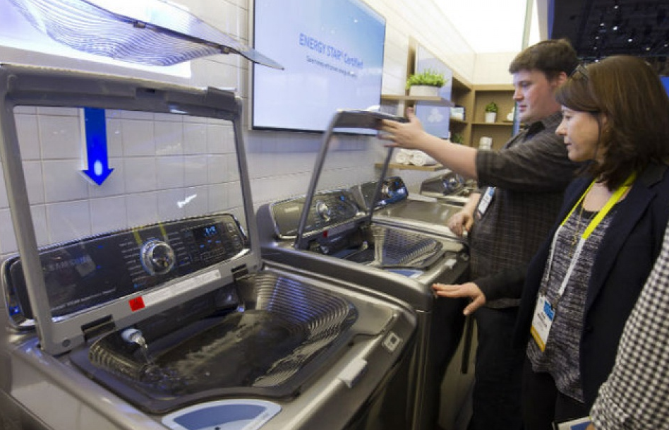 Mỹ điều tra bán phá giá với máy giặt Samsung, LG tại Việt Nam