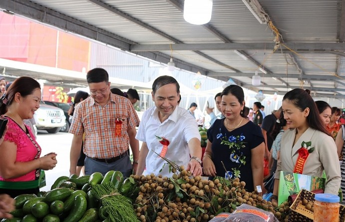 Nhãn và Nông sản an toàn Sơn La “đổ bộ” Hà Nội