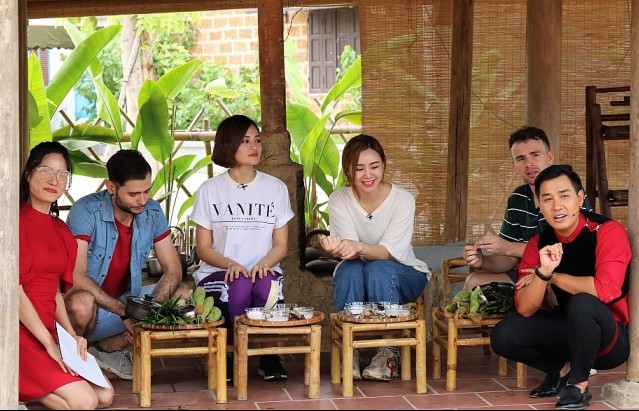 "Gặp gỡ Đông Tây" mùa 2 trở lại với nhiều trải nghiệm thú vị